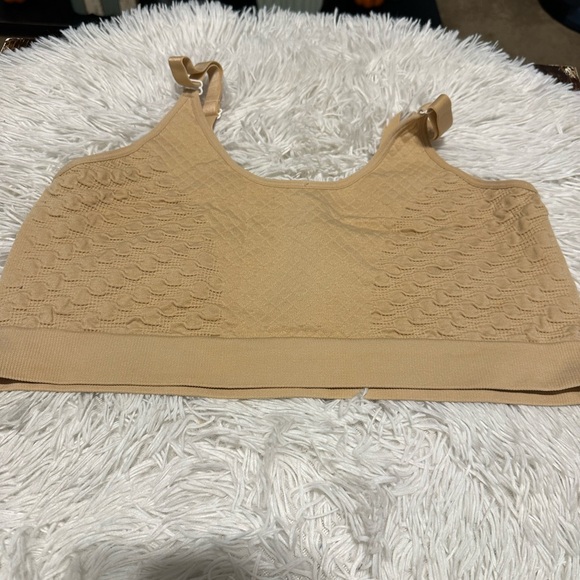 Seamless Tan Intimates Set - Picture 2 of 3